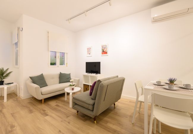 Apartment in Madrid - M (GDO41)Piso de 1 dormitorio en el Centro de Mad Apartment in Madrid - M (GDO41)Piso de 1 dormitorio en el Centro de Mad