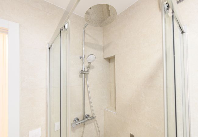 Apartment in Madrid - M (GDO41)Piso de 1 dormitorio en el Centro de Mad Apartment in Madrid - M (GDO41)Piso de 1 dormitorio en el Centro de Mad
