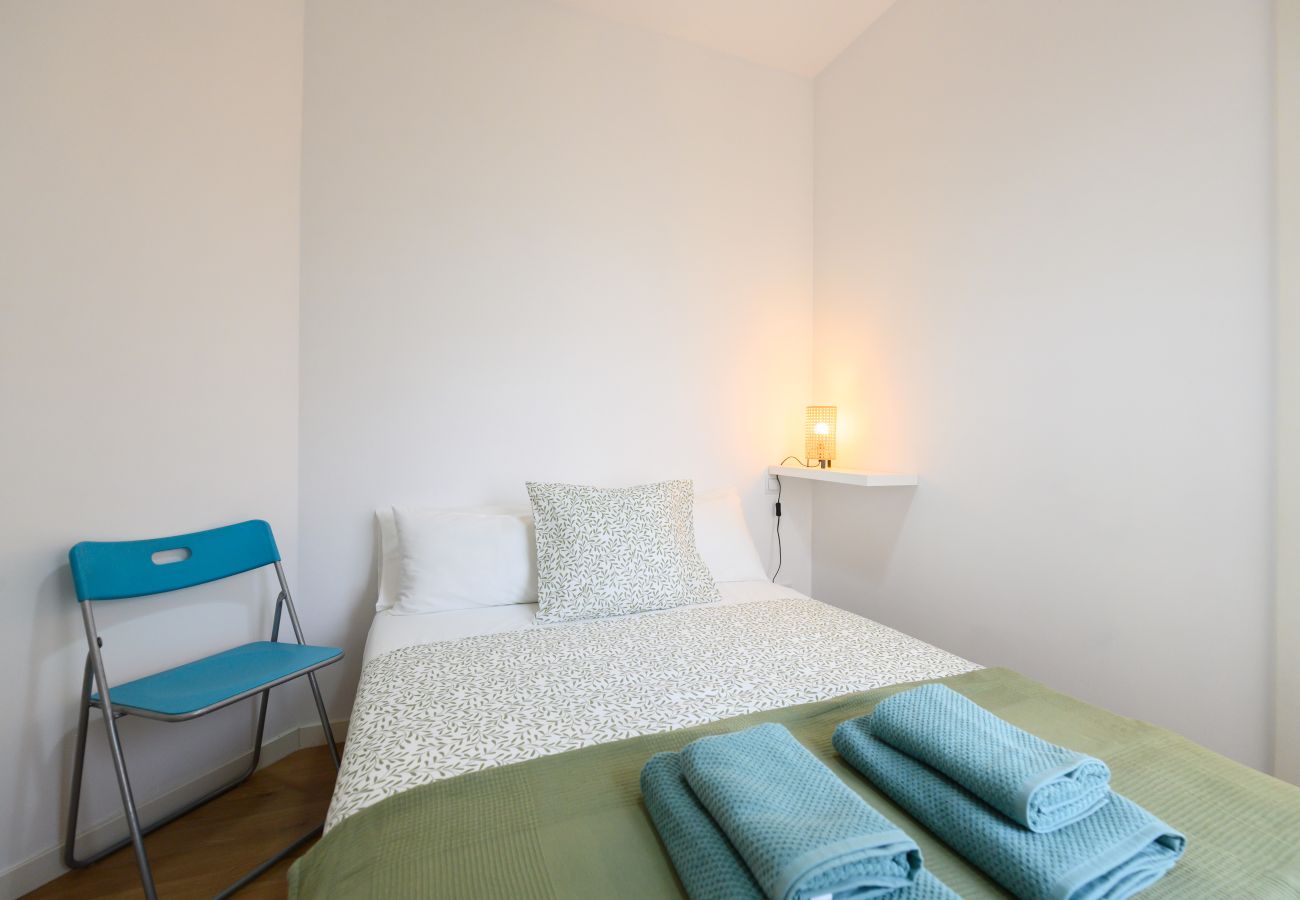 Apartment in Madrid - M (FOV16BI)Piso de 1 Dormitorio en Chamartín-Madri