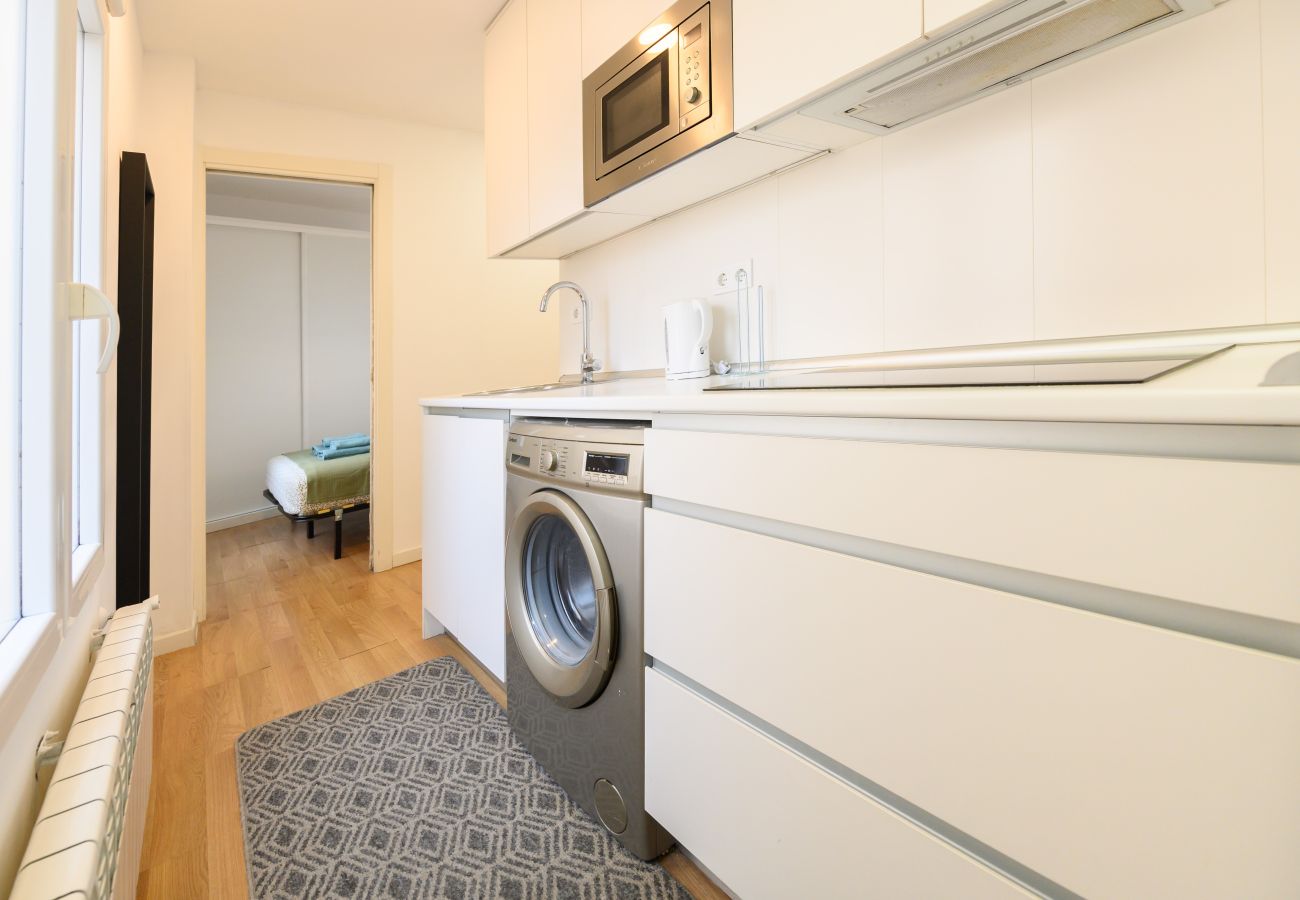 Apartment in Madrid - M (FOV16BI)Piso de 1 Dormitorio en Chamartín-Madri