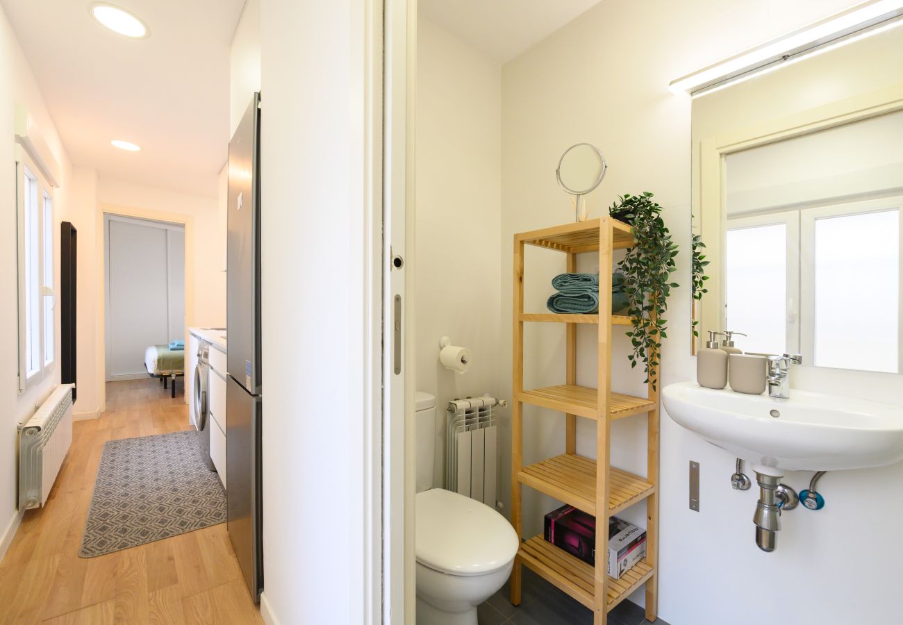 Apartment in Madrid - M (FOV16BI)Piso de 1 Dormitorio en Chamartín-Madri