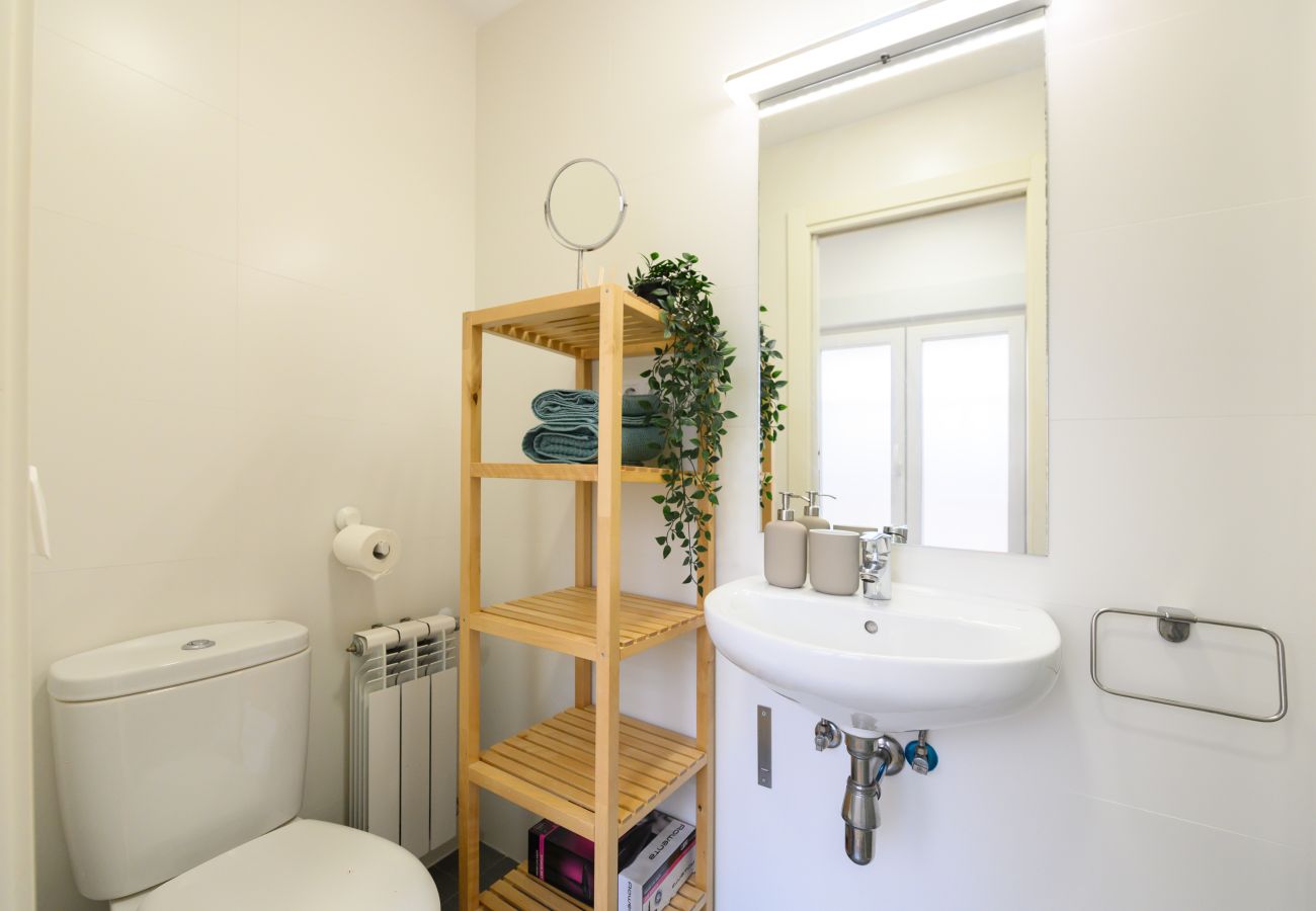 Apartment in Madrid - M (FOV16BI)Piso de 1 Dormitorio en Chamartín-Madri