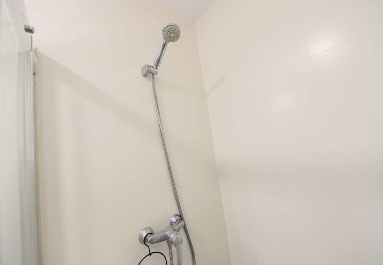 Apartment in Madrid - M (FOV16BI)Piso de 1 Dormitorio en Chamartín-Madri