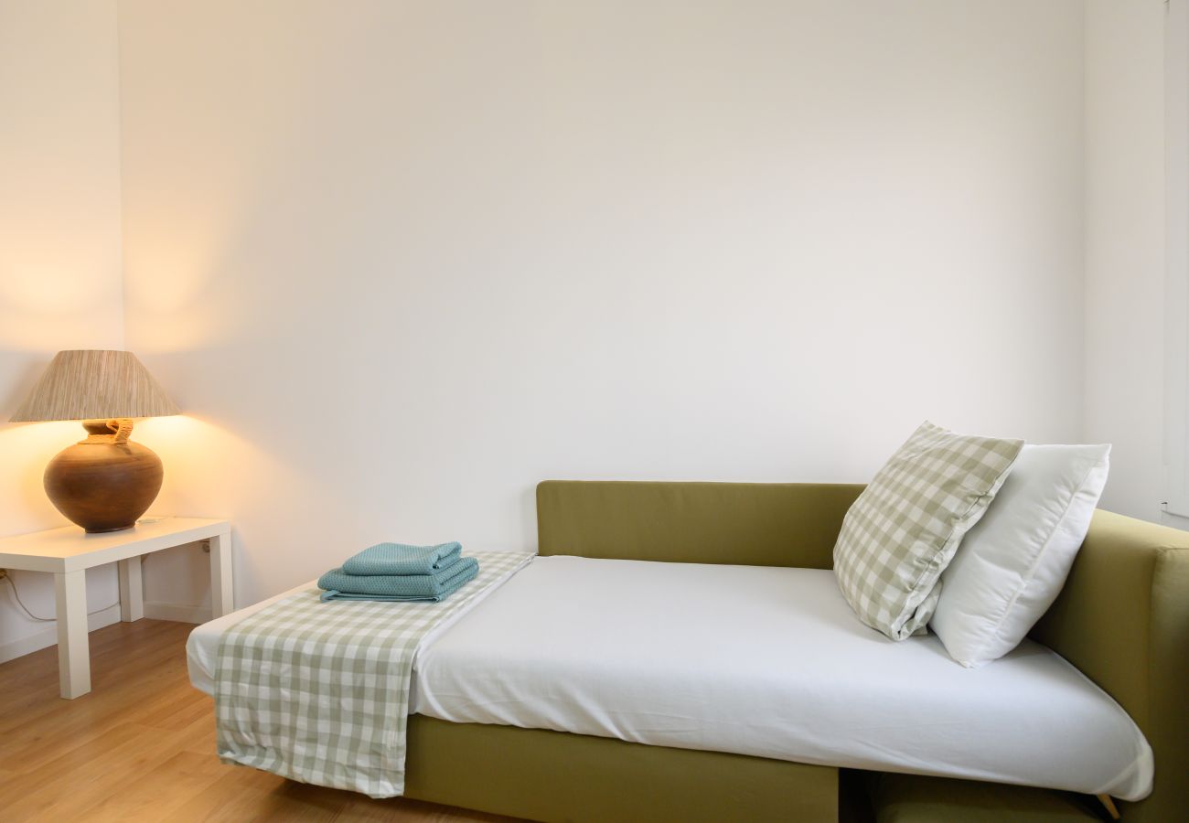 Apartment in Madrid - M (FOV16BI)Piso de 1 Dormitorio en Chamartín-Madri