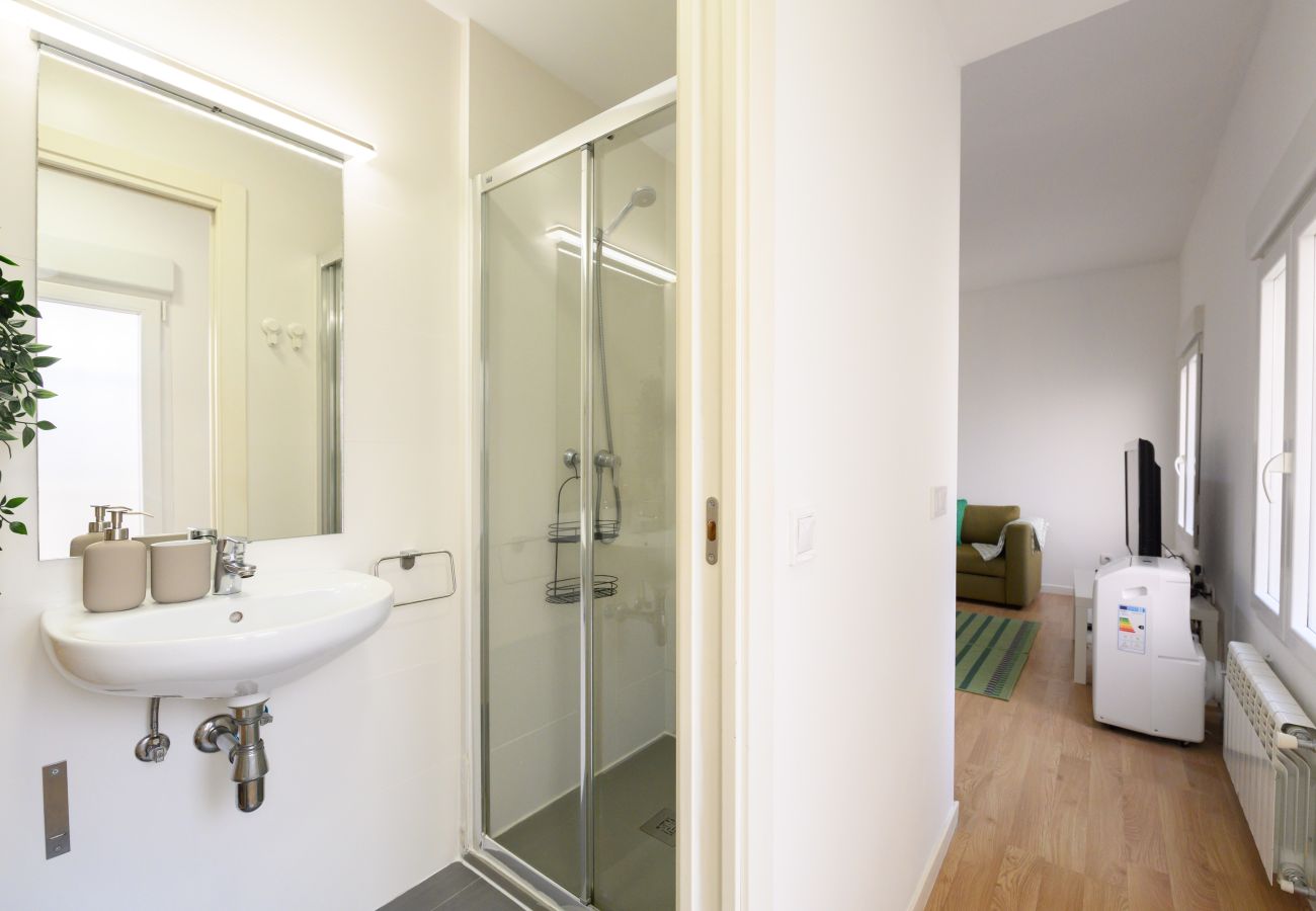 Apartment in Madrid - M (FOV16BI)Piso de 1 Dormitorio en Chamartín-Madri