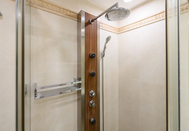 Apartment in Madrid - M (AGPE322)Piso de 2 Dormitorios con Vistas a la C Apartment in Madrid - M (AGPE322)Piso de 2 Dormitorios con Vistas a la C