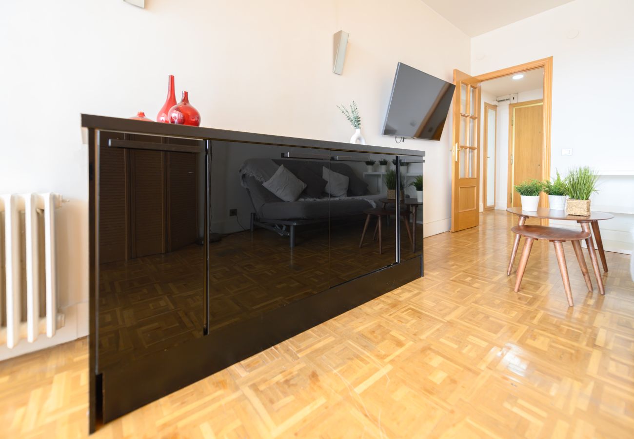 Apartment in Madrid - M (GPE32)Piso de 2 Dormitorios con Vistas a la Ciu