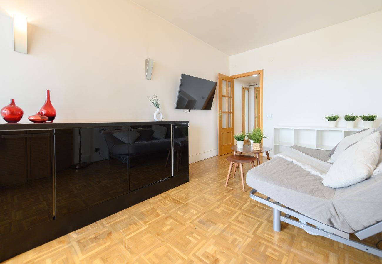 Apartment in Madrid - M (GPE32)Piso de 2 Dormitorios con Vistas a la Ciu