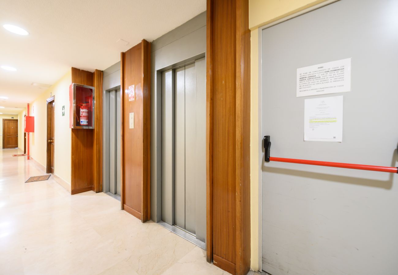 Apartment in Madrid - M (GPE32)Piso de 2 Dormitorios con Vistas a la Ciu