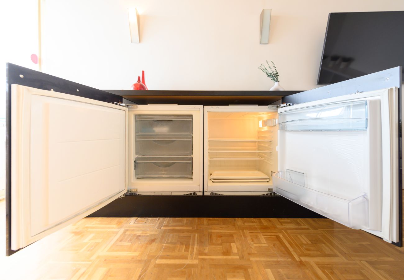 Apartment in Madrid - M (GPE32)Piso de 2 Dormitorios con Vistas a la Ciu
