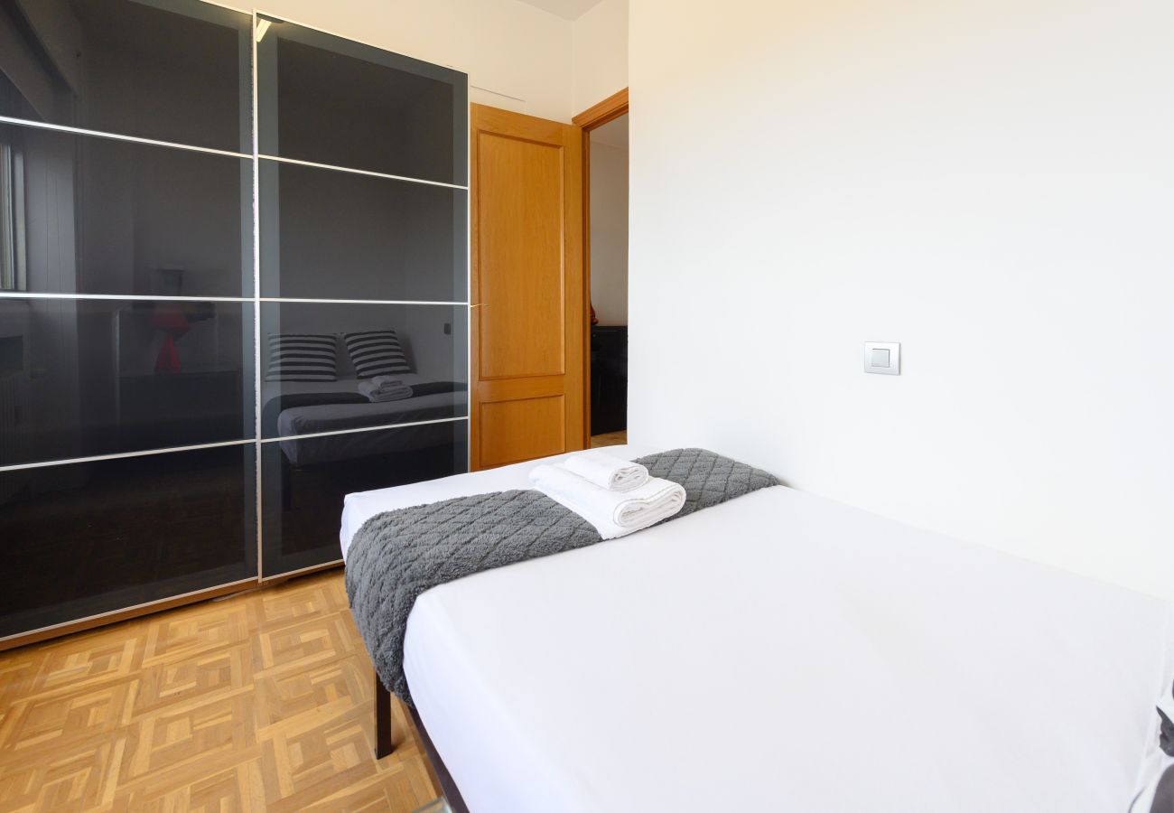Apartment in Madrid - M (GPE32)Piso de 2 Dormitorios con Vistas a la Ciu
