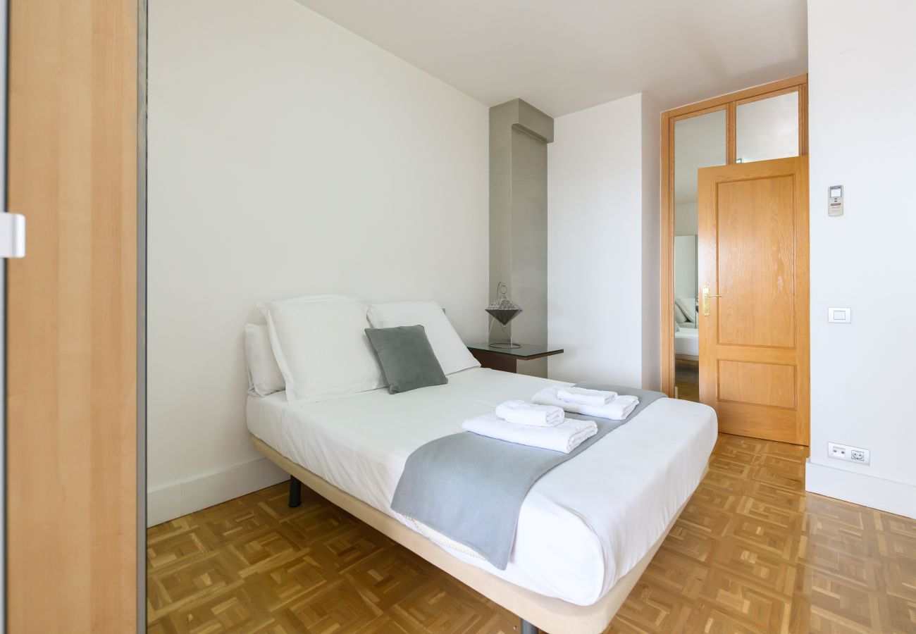 Apartment in Madrid - M (GPE32)Piso de 2 Dormitorios con Vistas a la Ciu