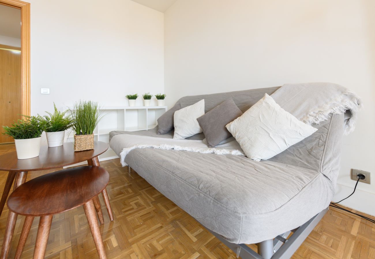 Apartment in Madrid - M (GPE32)Piso de 2 Dormitorios con Vistas a la Ciu