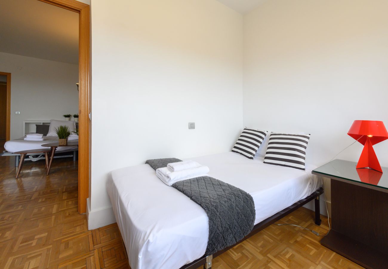 Apartment in Madrid - M (GPE32)Piso de 2 Dormitorios con Vistas a la Ciu
