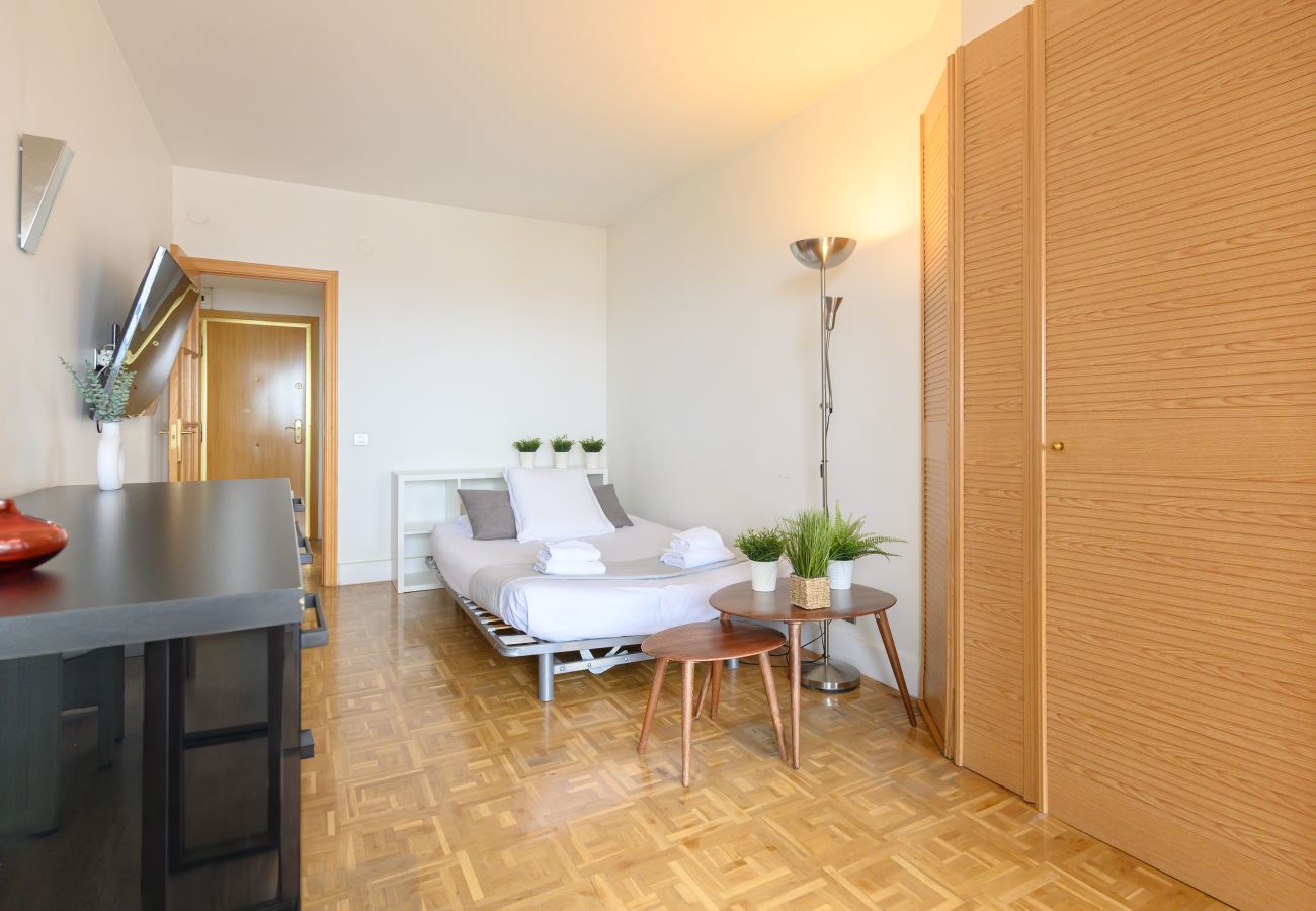 Apartment in Madrid - M (GPE32)Piso de 2 Dormitorios con Vistas a la Ciu