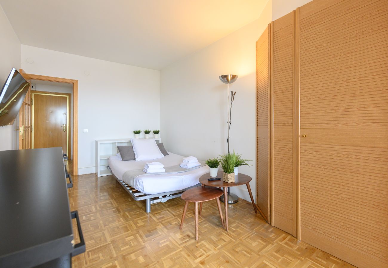 Apartment in Madrid - M (GPE32)Piso de 2 Dormitorios con Vistas a la Ciu