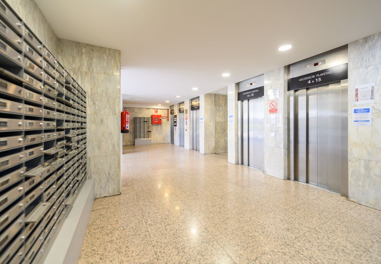 Apartment in Madrid - M (GPE32)Piso de 2 Dormitorios con Vistas a la Ciu