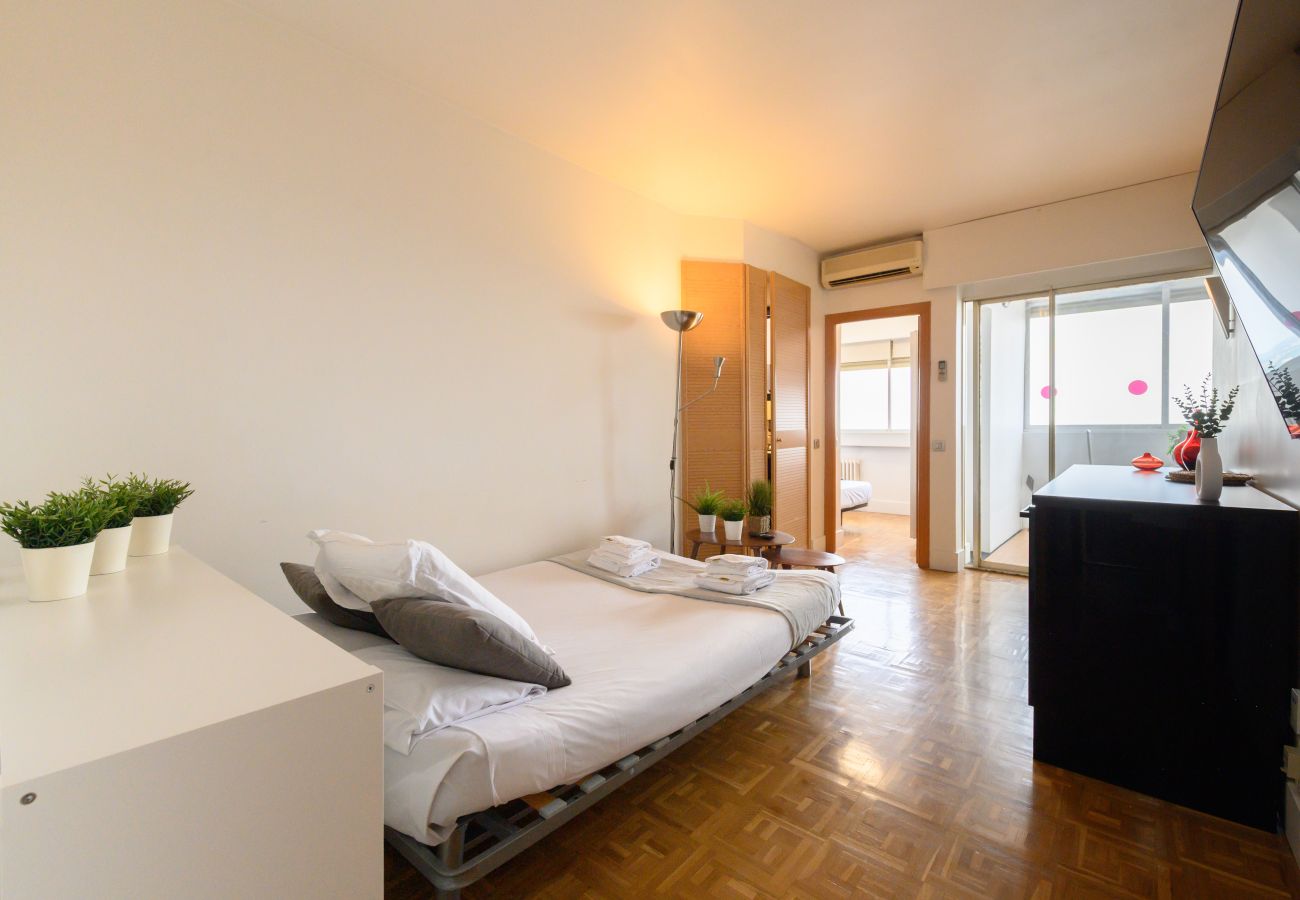 Apartment in Madrid - M (GPE32)Piso de 2 Dormitorios con Vistas a la Ciu
