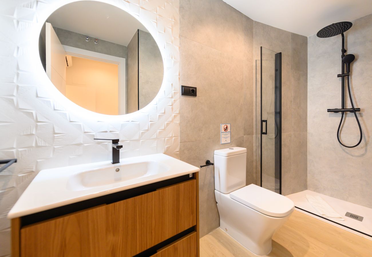 Apartment in Madrid - M (AGU230)Tu hogar en la ciudad: piso de 3 habita