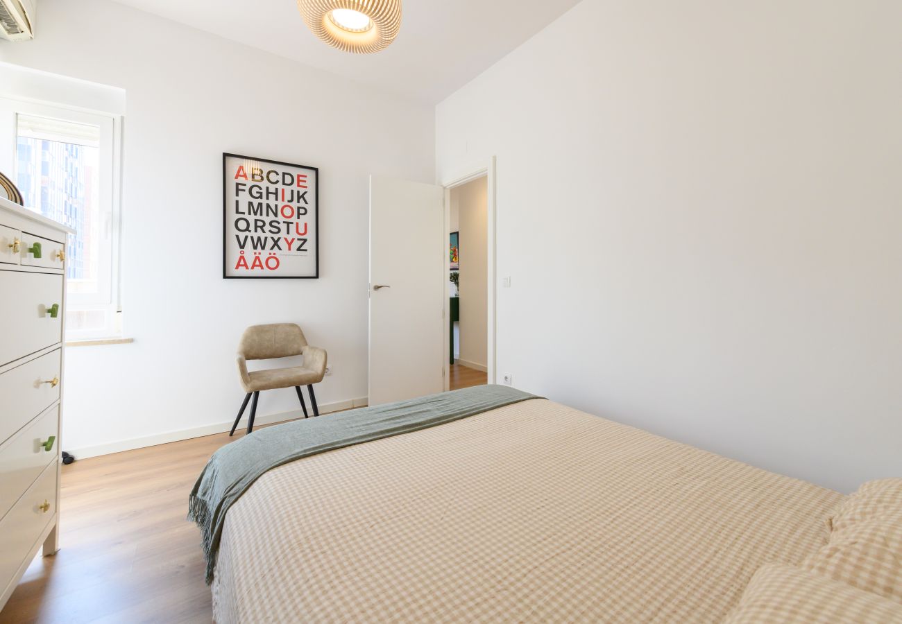 Apartment in Madrid - M (ORE83)  Piso en Madrid_ 2 dormitorios y terraza