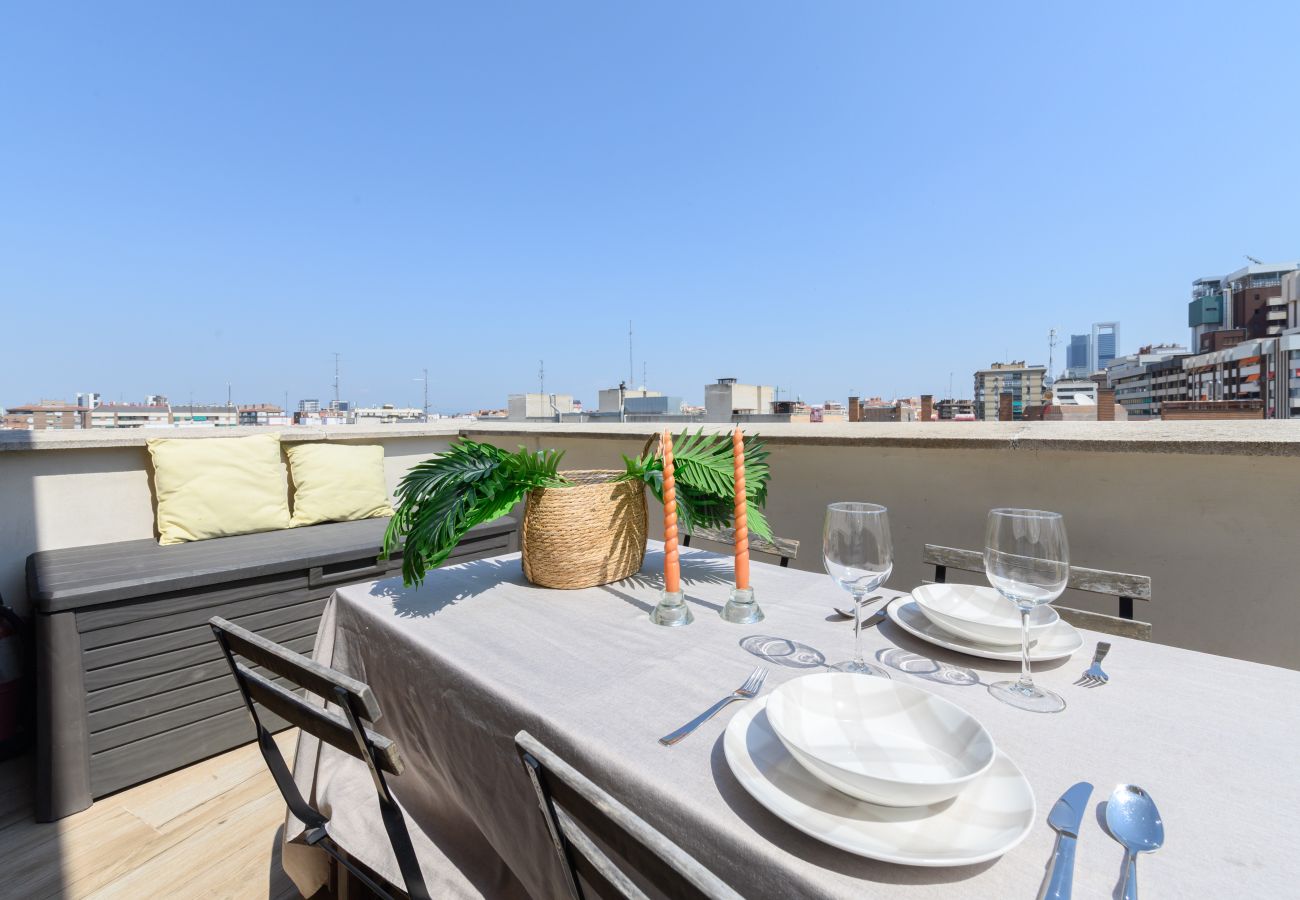 Apartment in Madrid - M (ORE83)  Piso en Madrid_ 2 dormitorios y terraza