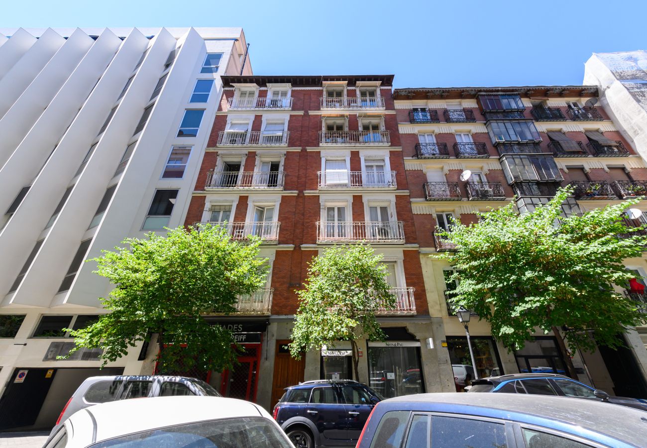Studio in Madrid - M (CLC932I) Estudio en el Corazón del Barrio de Sa