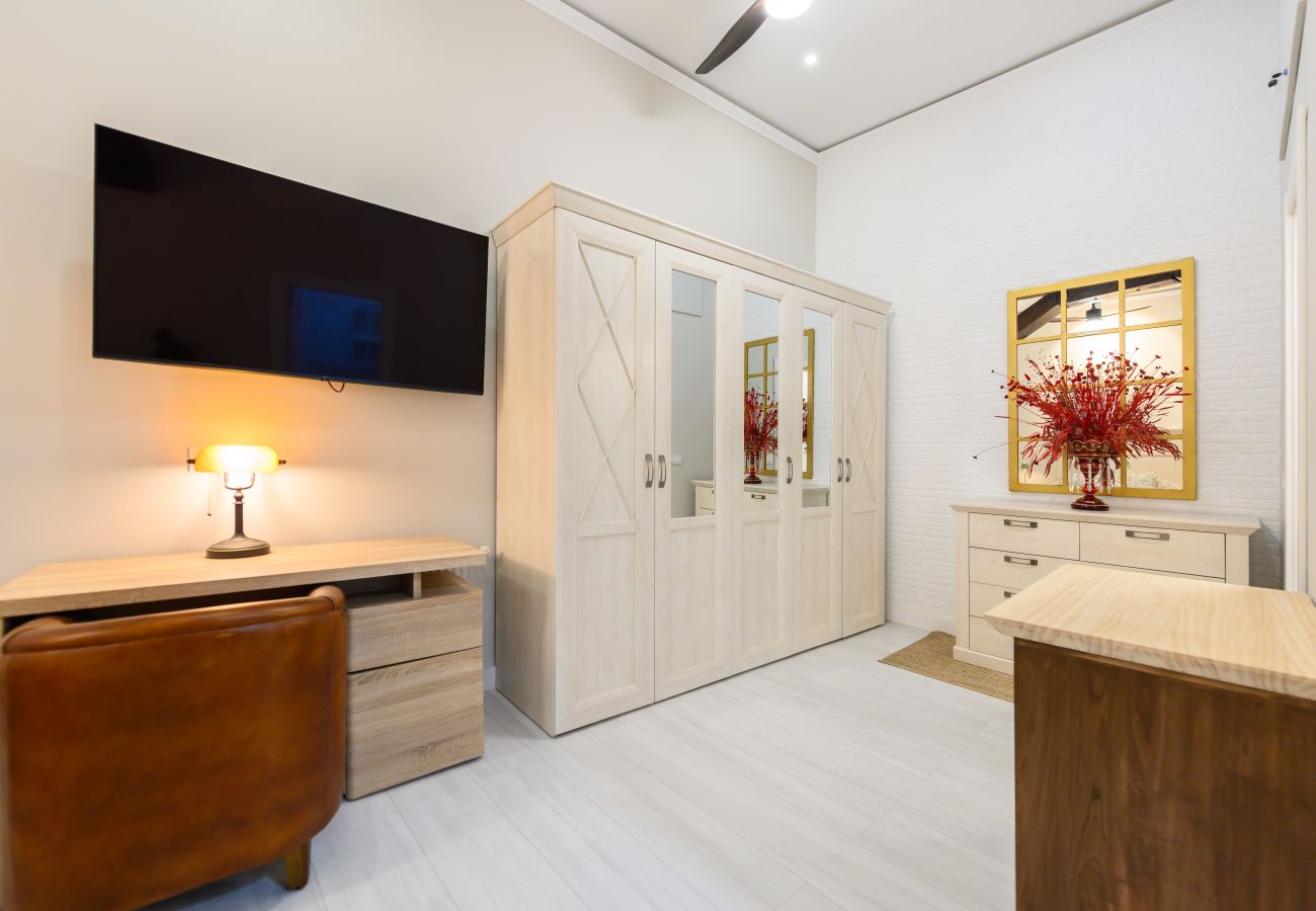 Apartment in Madrid - M (PDA2BI) Amplio y cómodo apartamento de un dormi
