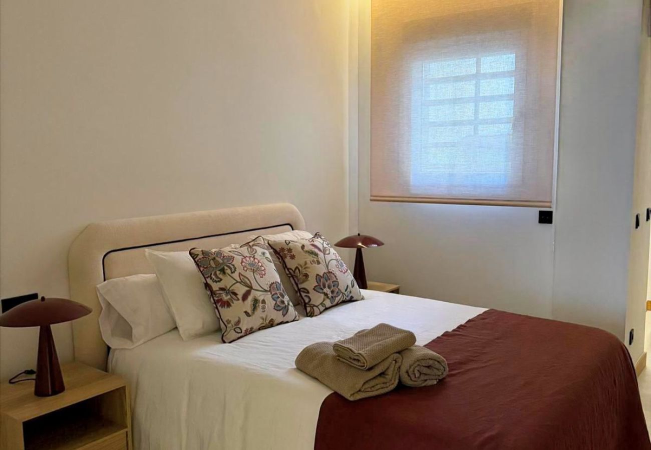 Apartment in Madrid - M (SCR7B2) Amplio piso exterior de un dormitorio e