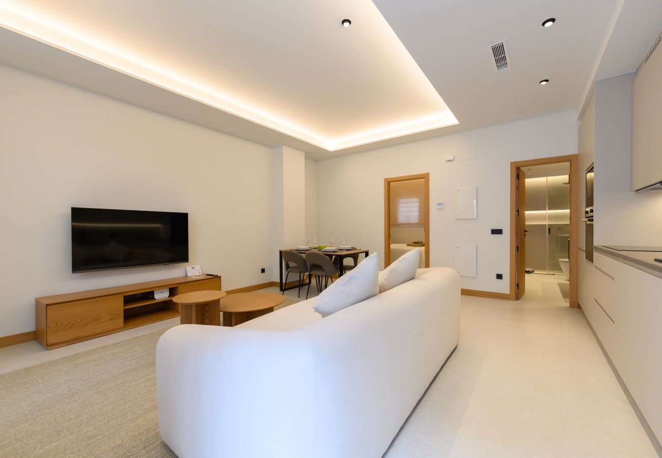Apartment in Madrid - M (SCR7B2) Amplio piso exterior de un dormitorio e