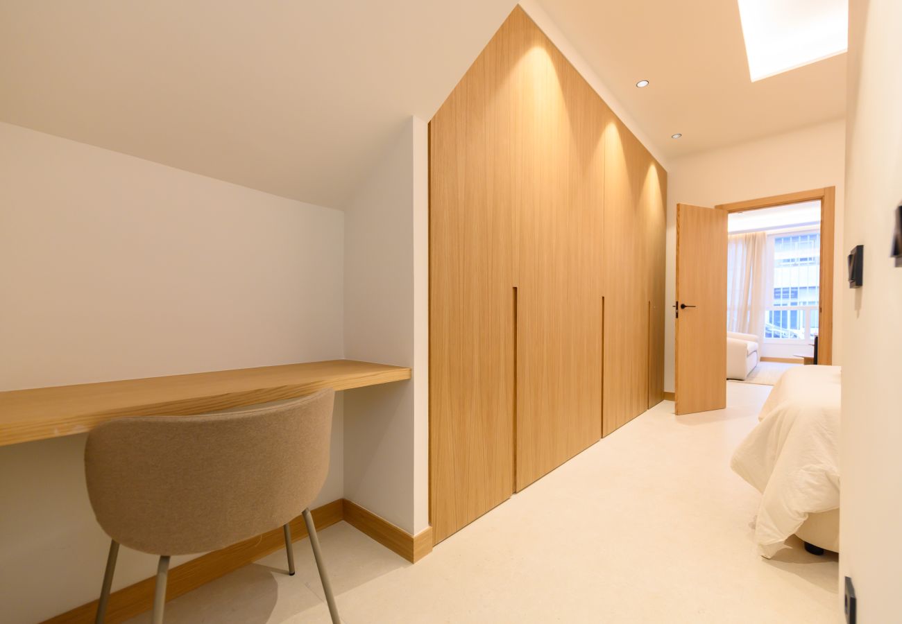 Apartment in Madrid - M (SCR7B2) Amplio piso exterior de un dormitorio e