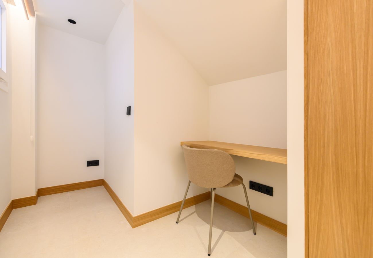 Apartment in Madrid - M (SCR7B2) Amplio piso exterior de un dormitorio e