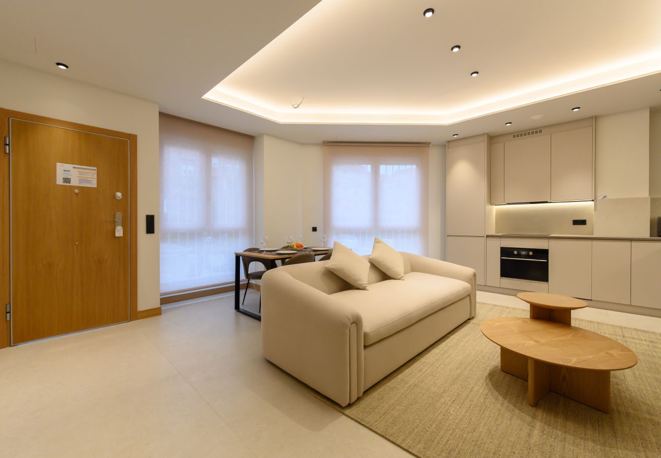 Apartment in Madrid - M (SCR7B1) Amplio piso exterior de un dormitorio e