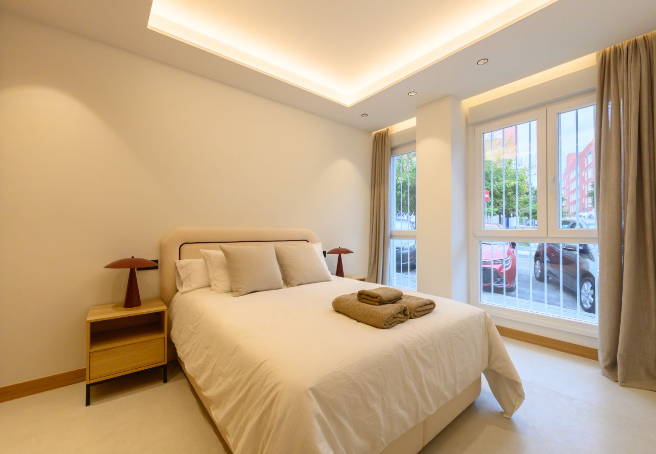 Apartment in Madrid - M (SCR7B1) Amplio piso exterior de un dormitorio e