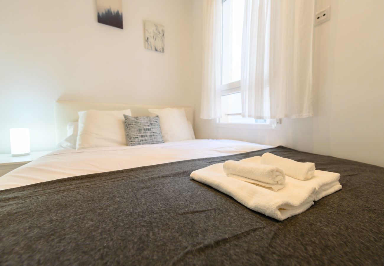 Apartment in Madrid - M (CAR1012)Apartamento  con 2 dormitorios, 2 baño