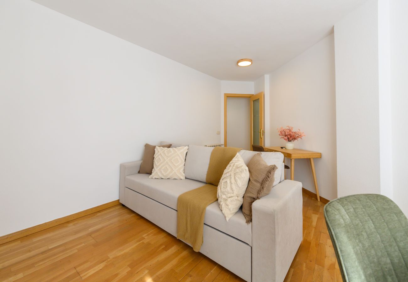 Apartment in Madrid - M (HOR1K1B) Vivienda con estilo: 2 dormitorios, Pi
