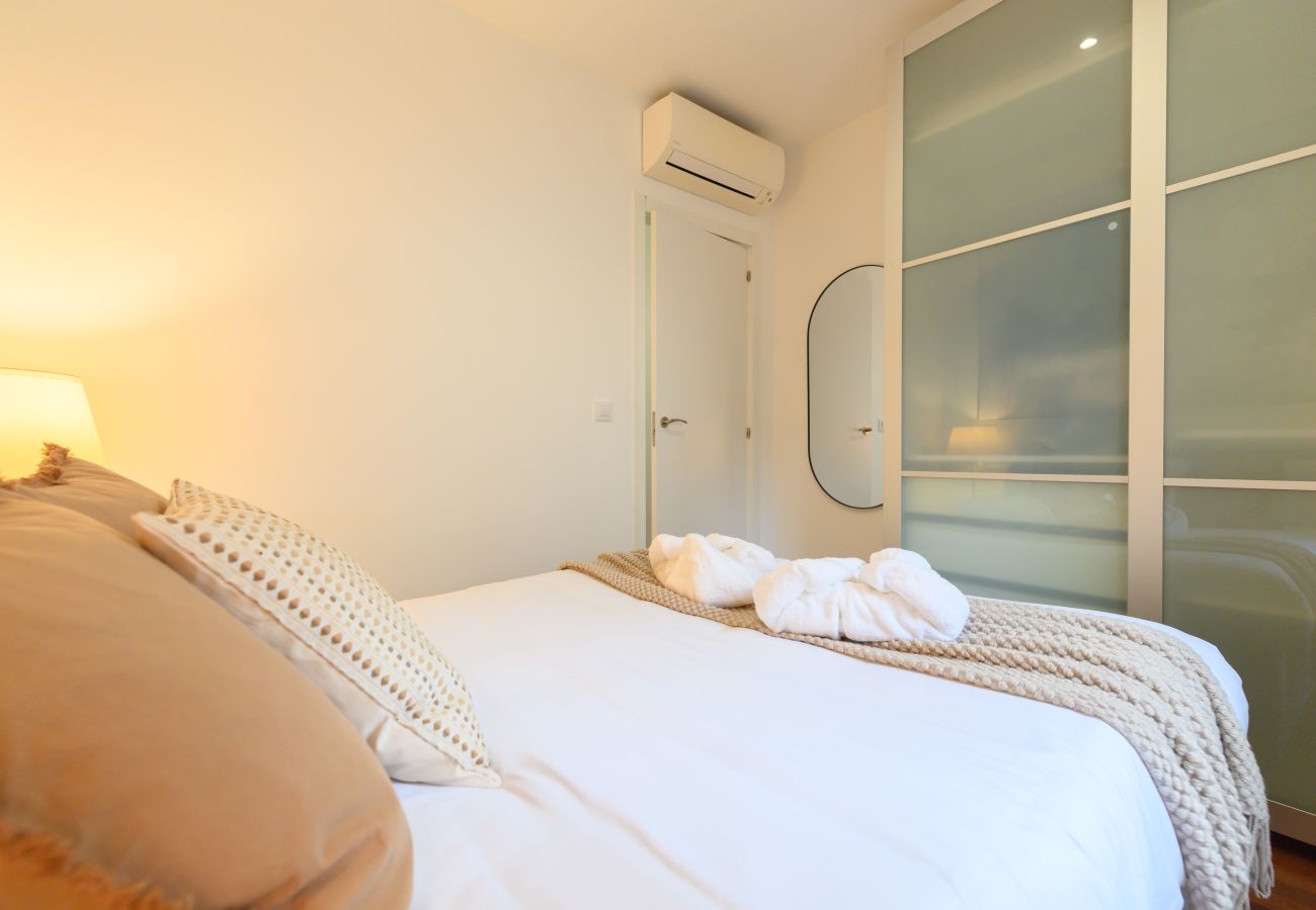 Apartment in Madrid - M (MAL71A) Moderno piso de 2 dormitorios con terra