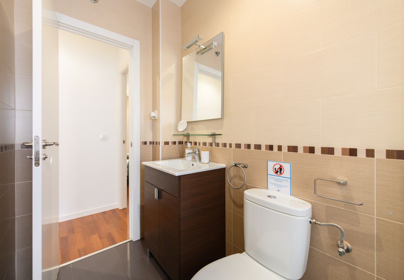 Apartment in Madrid - M (MAL71A) Moderno piso de 2 dormitorios con terra