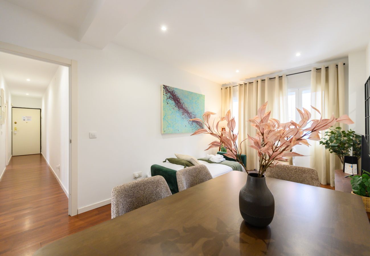 Apartment in Madrid - M (MAL71A) Moderno piso de 2 dormitorios con terra