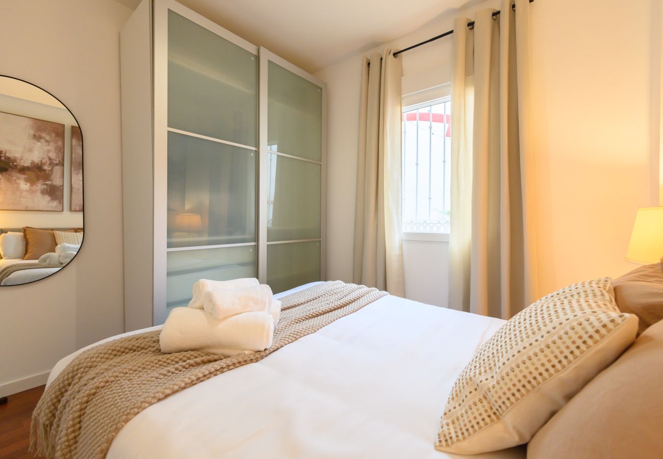 Apartment in Madrid - M (MAL71A) Moderno piso de 2 dormitorios con terra