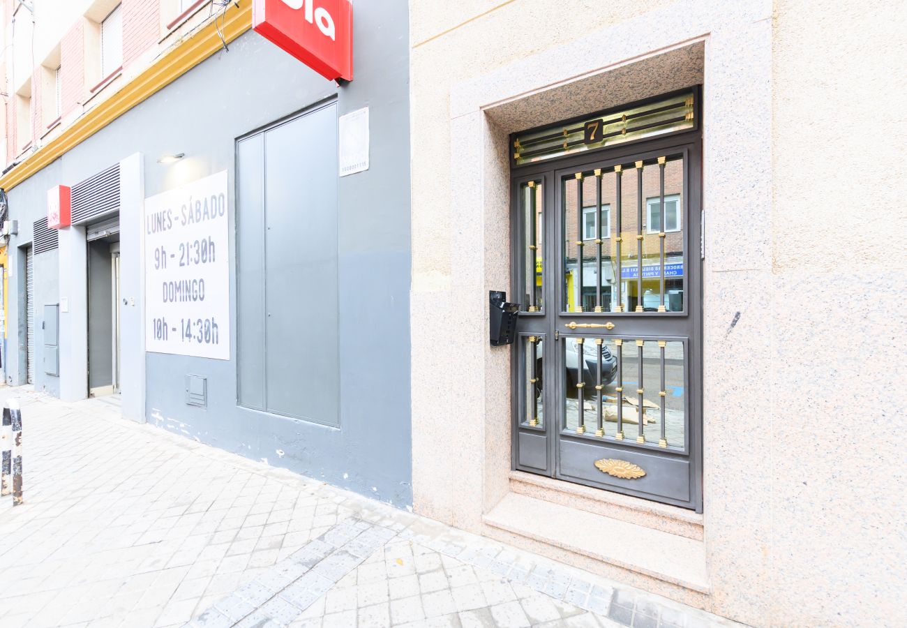 Apartment in Madrid - M (MAL71A) Moderno piso de 2 dormitorios con terra