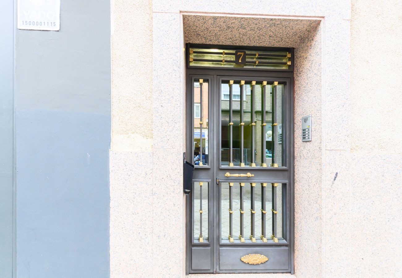 Apartment in Madrid - M (MAL71B) Moderno piso de 1 dormitorio en  Madri