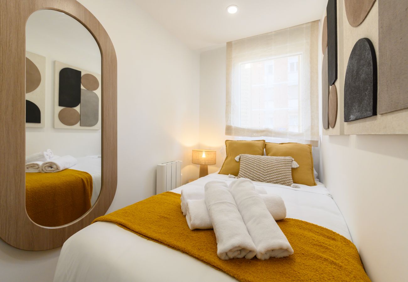 Apartment in Madrid - M (GCO69BD) Apartamento de 3 dormitorios