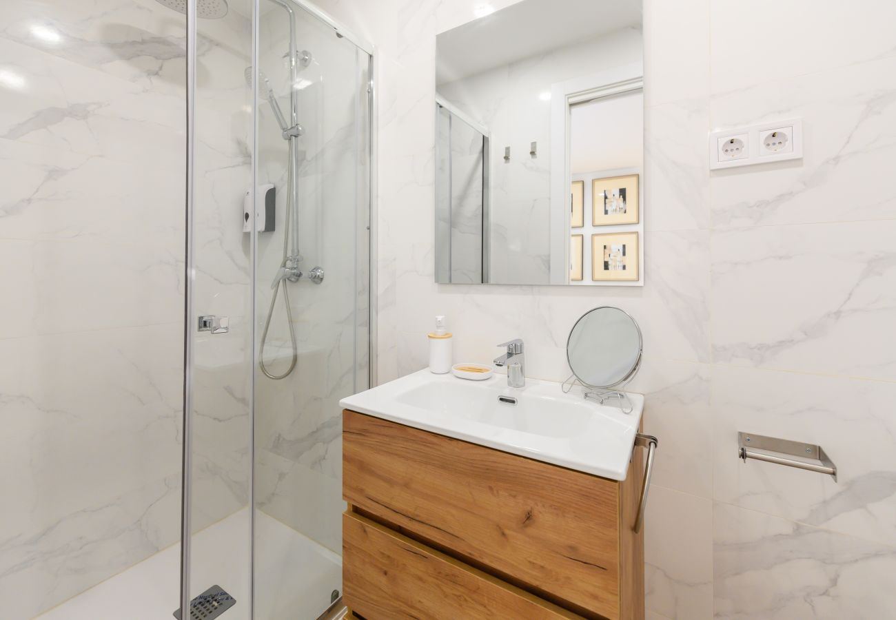 Apartment in Madrid - M (GCO69BD) Apartamento de 3 dormitorios