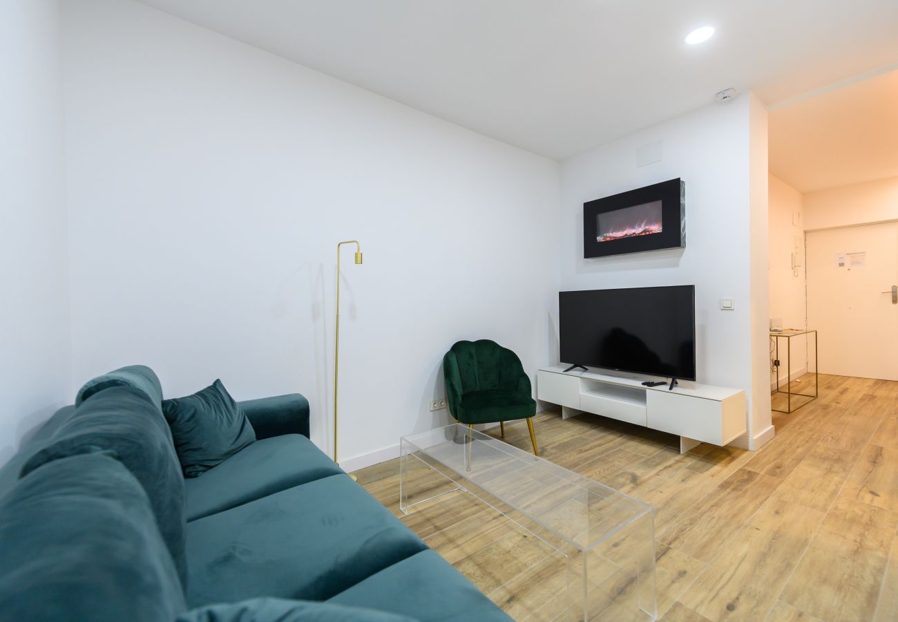 Apartment in Madrid - M (SCSD14) Amplio piso exterior de 2 dormitorios e