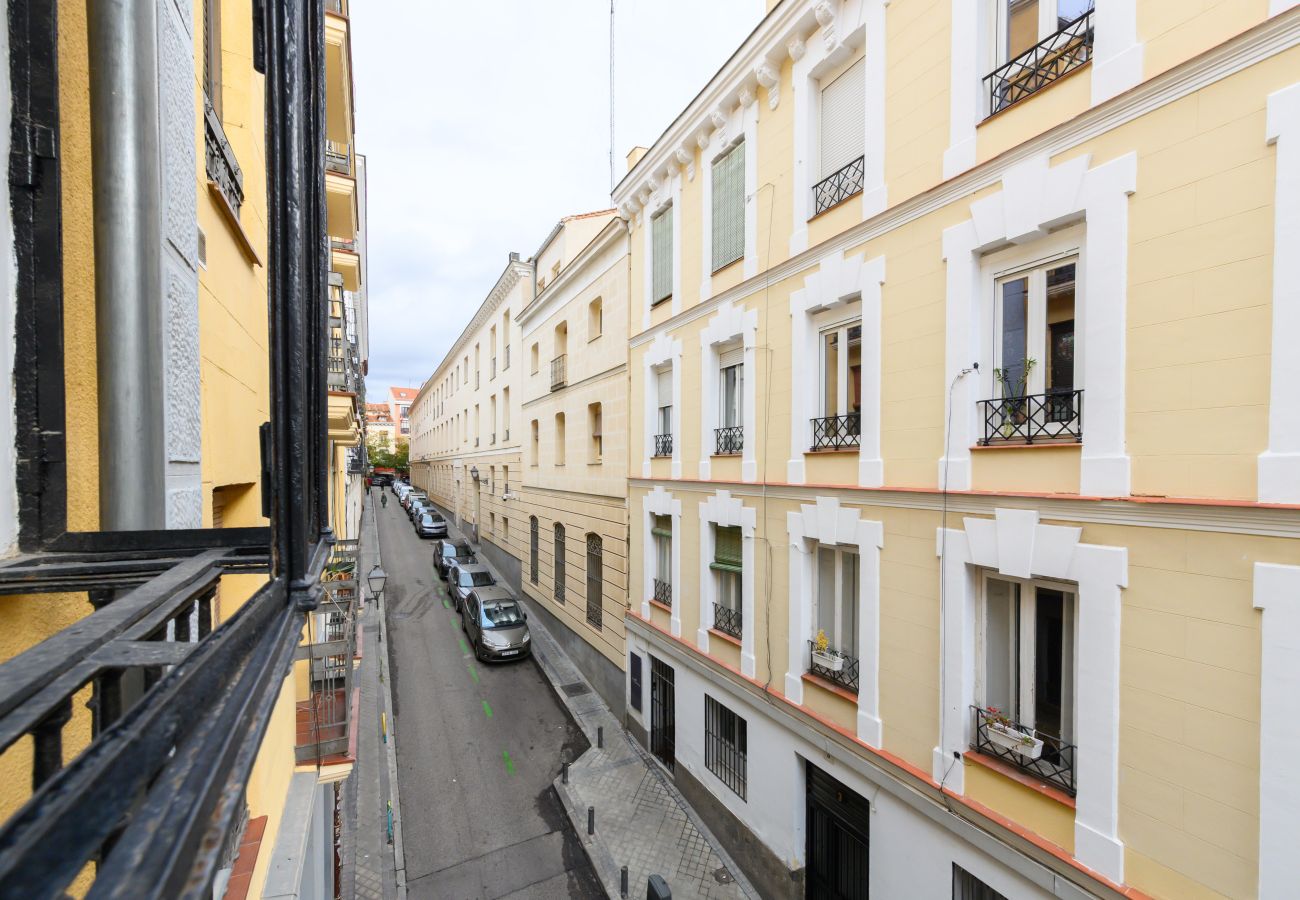 Apartment in Madrid - M (SCSD14) Amplio piso exterior de 2 dormitorios e