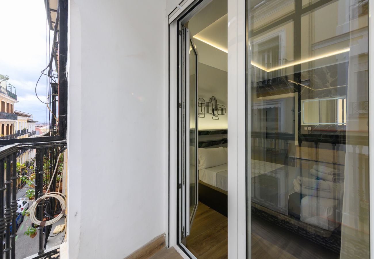 Apartment in Madrid - M (SCSD14) Amplio piso exterior de 2 dormitorios e