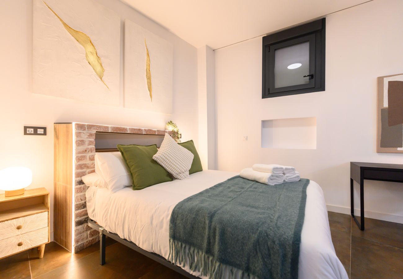 Apartment in Madrid - M (DFE11SI) Elegante piso de dos dormitorios en e