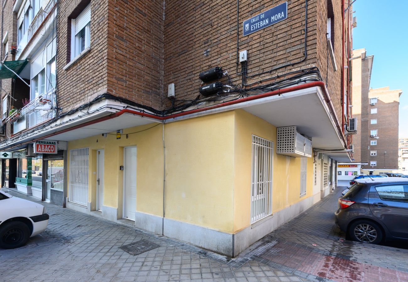 Studio in Madrid - M (EMO470A) Acogedor estudio en Ciudad Lineal