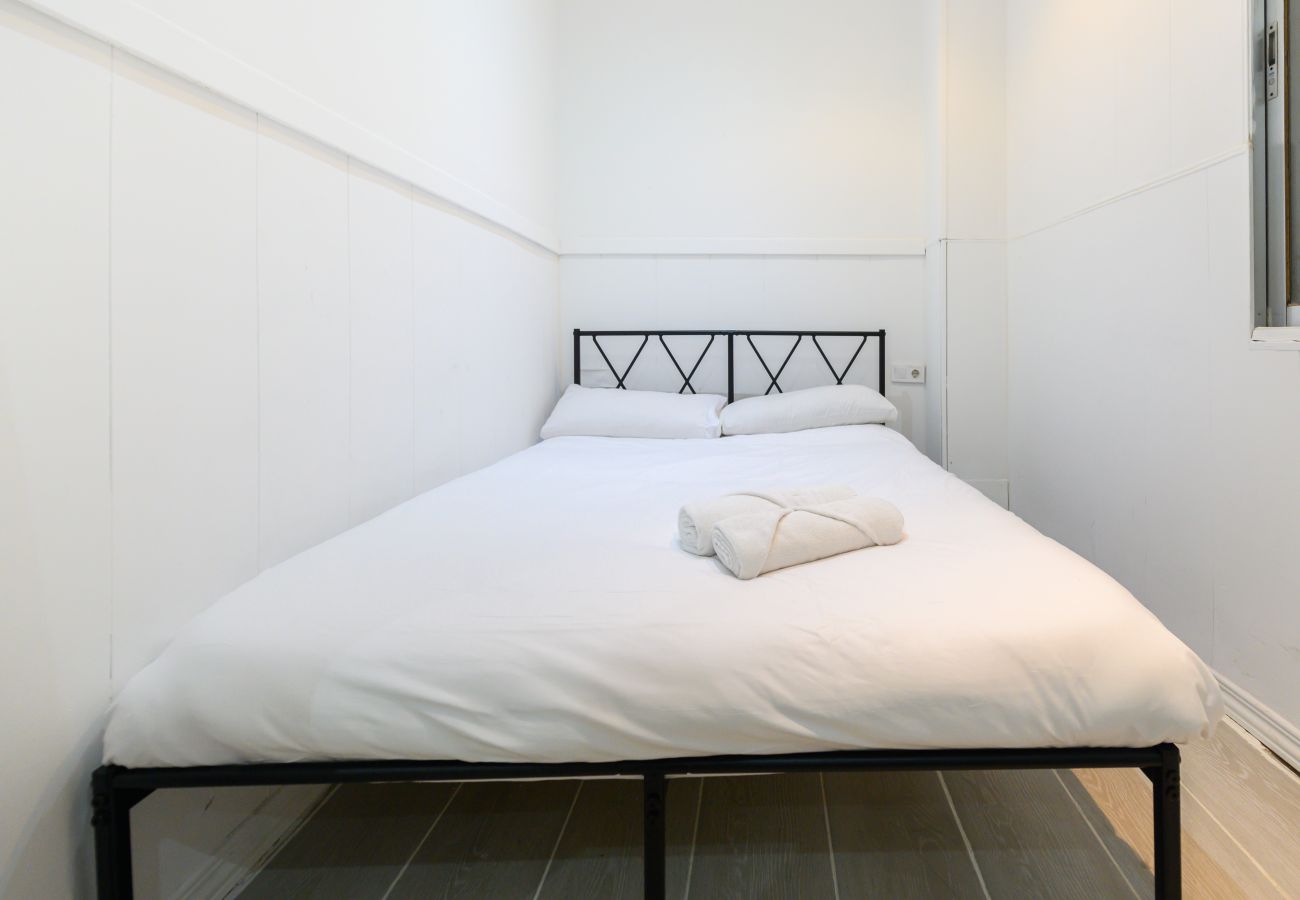 Apartment in Madrid - M (PEL300I)Piso acogedor de 1 dormitorio en el Cen