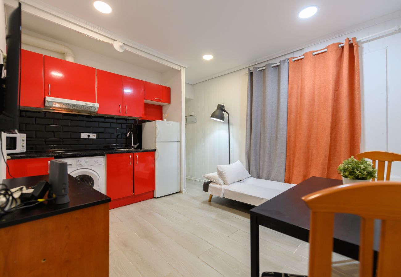 Apartment in Madrid - M (PEL300I)Piso acogedor de 1 dormitorio en el Cen